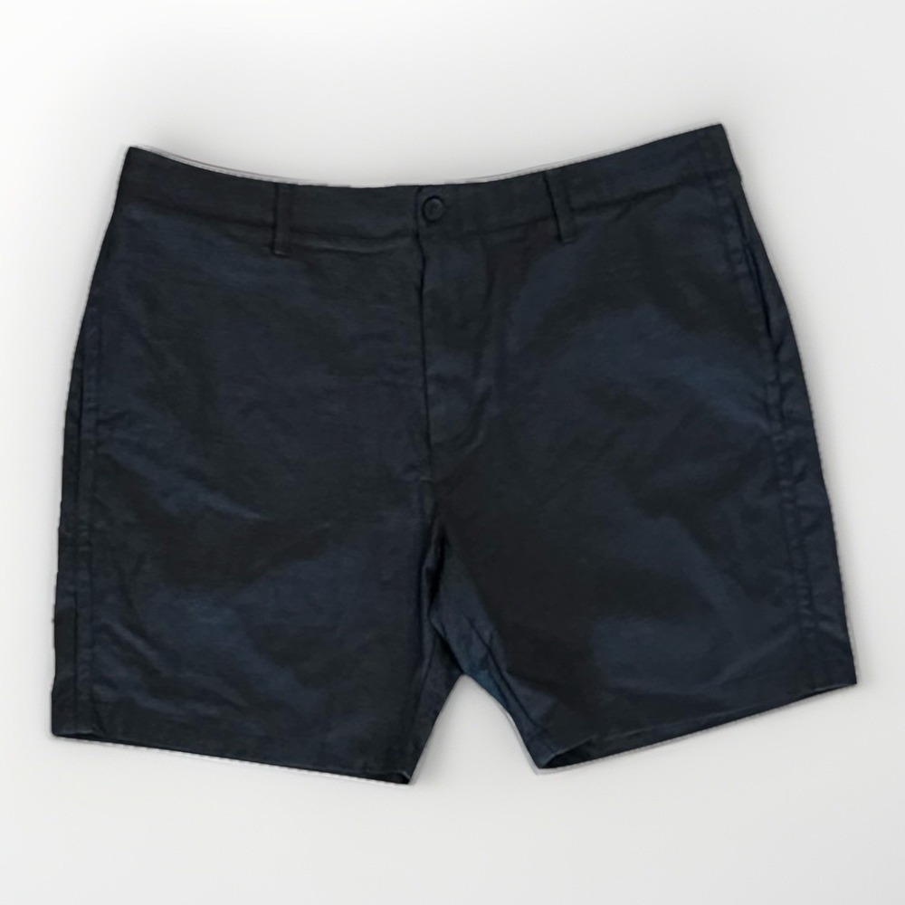 Under Armour Golf Men's 9" Shorts - Black - 1370084 - Size 42 **NEW**